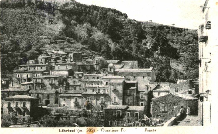 una cartolina di Librizzi, vista del Quartiere Forgia e della pineta